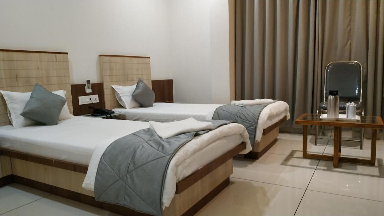 Hotel Satkar Chhatral Экстерьер фото