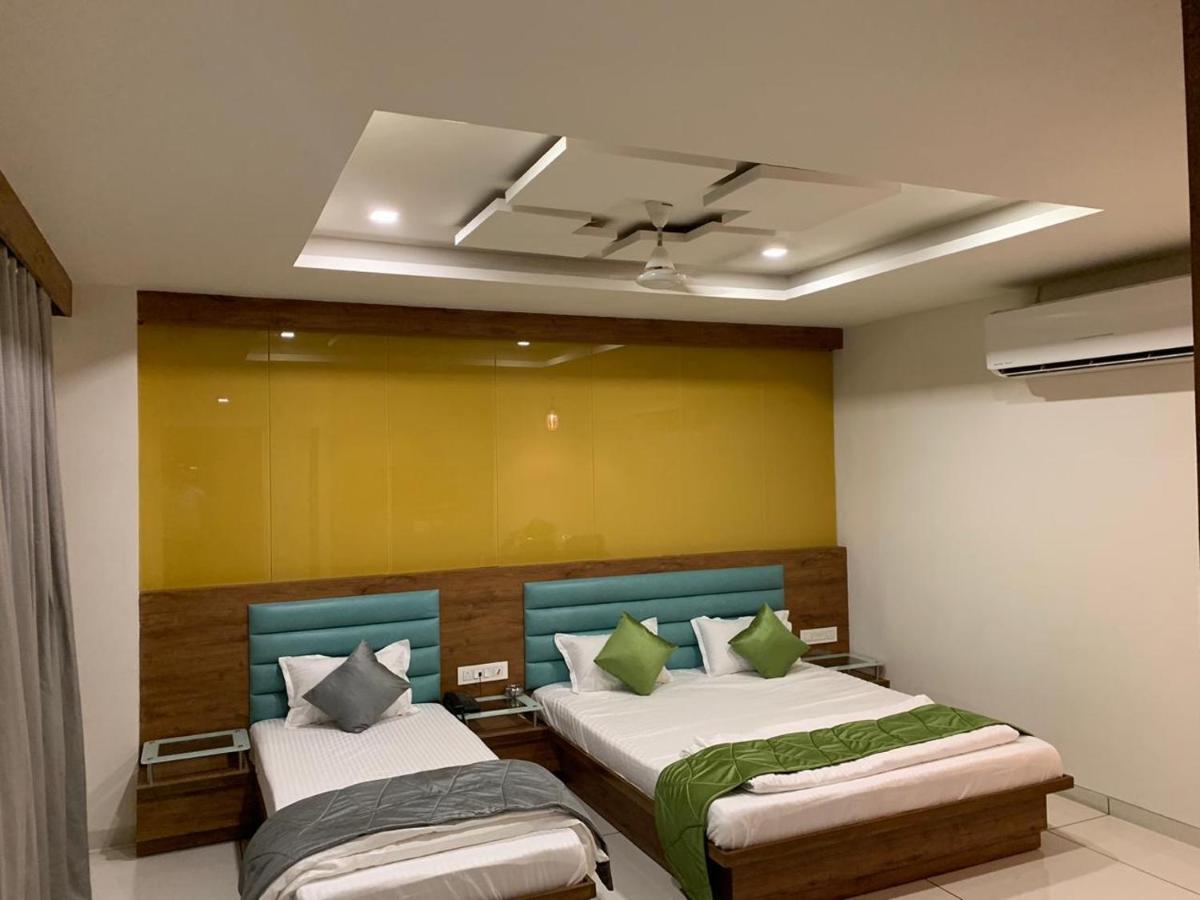 Hotel Satkar Chhatral Экстерьер фото