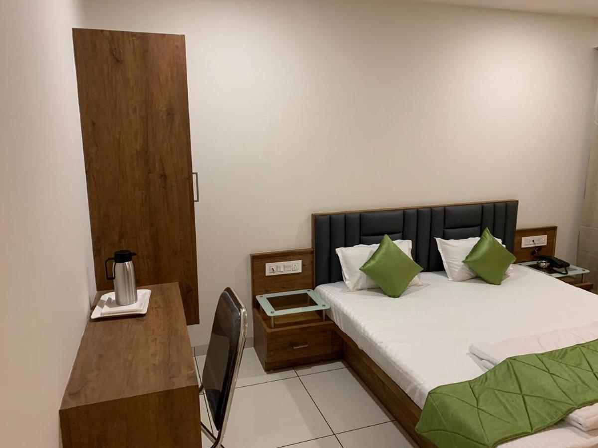 Hotel Satkar Chhatral Экстерьер фото