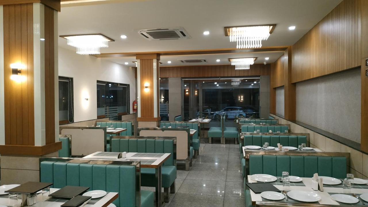 Hotel Satkar Chhatral Экстерьер фото